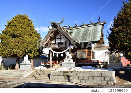 冬の北海道函館市で鍛冶稲荷神社境内の風景を撮影 122199929