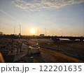 夕日と堤防と橋 122201635