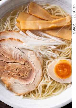 塩ラーメンのアップ 122201919