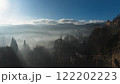 雲海に差し込む朝日 122202223