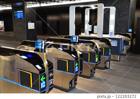 大阪メトロ 夢洲駅 自動改札 大阪メトロ 夢洲駅 自動改札 122203272