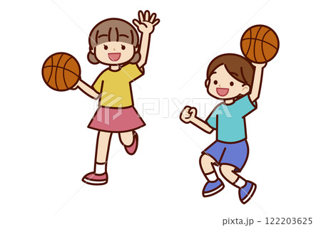 バスケットボールをする男の子と女の子 バスケットボールをする男の子と女の子 122203625