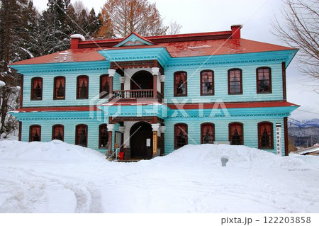 明治18年8月に落成した本格的な洋風木造建築… 旧南会津郡役所 122203858