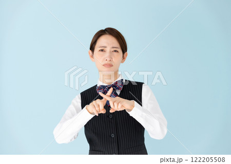 女性　制服　バツ 122205508