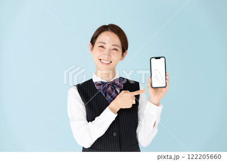 女性　制服　スマホ 122205660