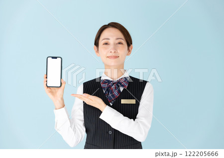 女性　制服　スマホ 122205666