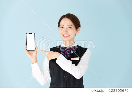 女性　制服　スマホ 122205672