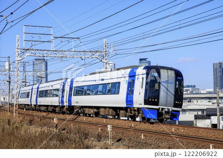 名古屋のビル群をバックに走るミュースカイ 122206922