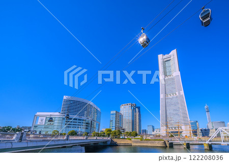 日本の横浜都市景観 横浜ランドマークタワーや太陽光を映す横浜エアキャビン…新時代に希望の光=22日 日本の横浜都市景観 横浜ランドマークタワーや太陽光を映す横浜エアキャビン…新時代に希望の光=22日 122208036