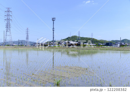 愛知県西尾市の植え付け直後の田園風景 愛知県西尾市の植え付け直後の田園風景 122208382