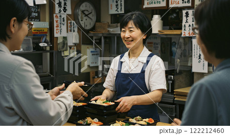お弁当屋さんの店員 122212460