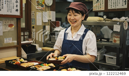 お弁当屋さんの店員 122212469