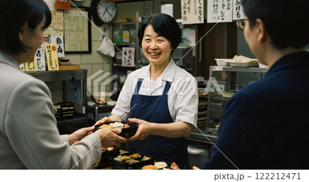 お弁当屋さんの店員 122212471