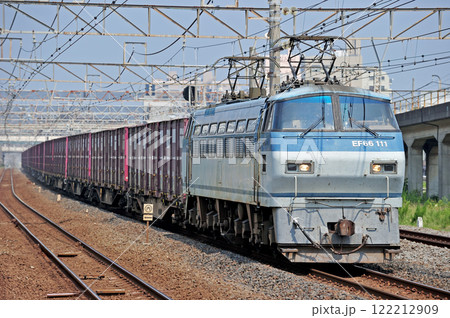 東海道本線　平塚　JR貨物　EF66-111（吹田） 122212909
