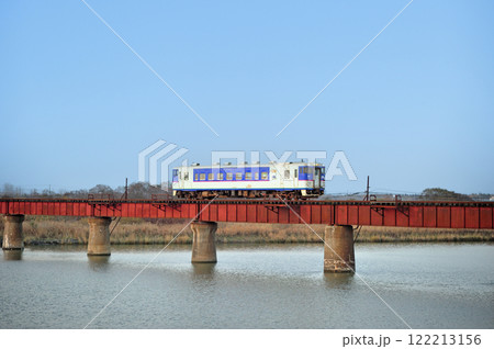 日高本線　勇払ー浜厚真　JR北海道　キハ40-357（苫小牧） 122213156