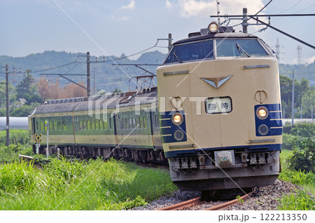 内房線　館山－九重　JR東日本　583系　N1+N2編成（秋田）　臨時　地引き網体験号 122213350