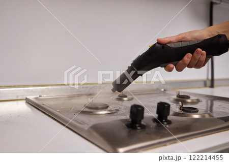 Utilize Efficient Steam Cleaning for Maintaining the Cleanliness of Stovetop Surfaces 122214455