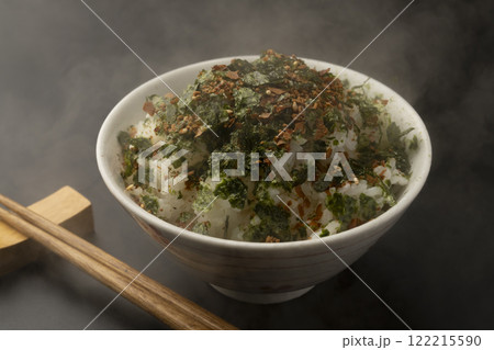 ふりかけをかけたご飯 ブツ撮り 122215590