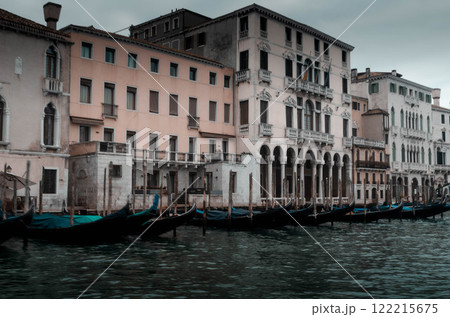 Rialto Bridge An Historic Landmark in Venice Rialto Bridge An Historic Landmark in Venice 122215675