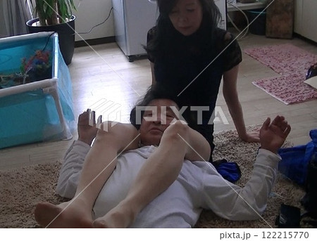 催眠術をかける長身美女 催眠術をかける長身美女 122215770