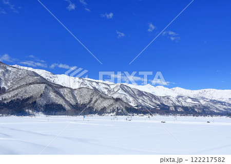 山麓から望む冬の白馬連峰 山麓から望む冬の白馬連峰 122217582