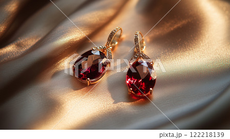 ガーネットの雫型イヤリング 122218139
