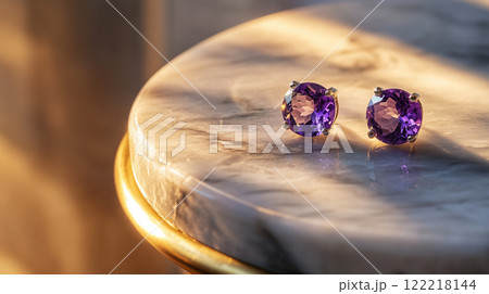 アメジストのスタッドピアスと夕日の輝き 122218144