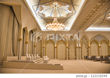 カスル・アル・ワタン宮殿の豪華なシャンデリア 122218344