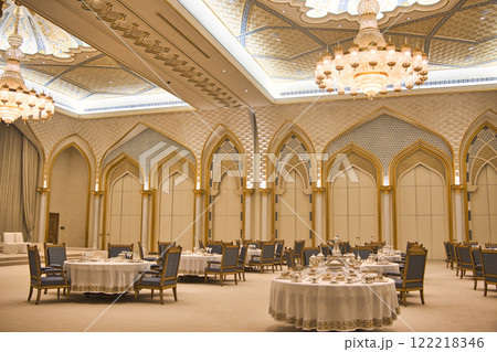 カスル・アル・ワタン宮殿の豪華なシャンデリア 122218346