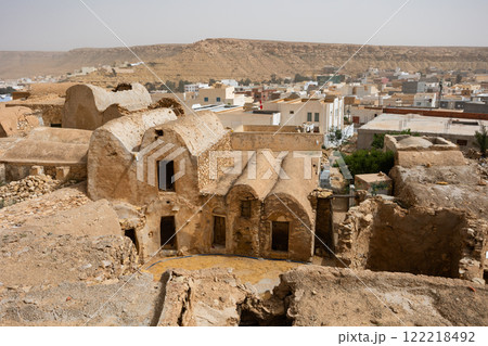 View of rural building Ghomrassen, Berber architecture located in Tataouine region of Tunisia 122218492