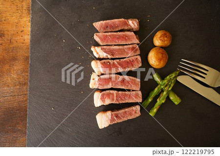 牛ロースステーキ 牛ロースステーキ 122219795