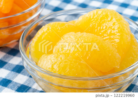 甘夏みかんのシロップ漬け（缶詰）のクローズアップ 122219960