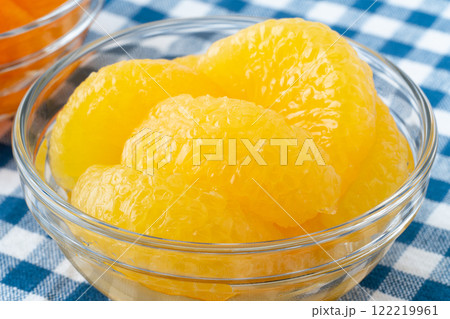 甘夏みかんのシロップ漬け（缶詰）のクローズアップ 122219961