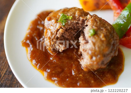 ジューシーでおいしいハンバーグ ジューシーでおいしいハンバーグ 122220227