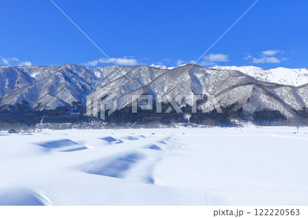 冬の白馬山麓 冬の白馬山麓 122220563