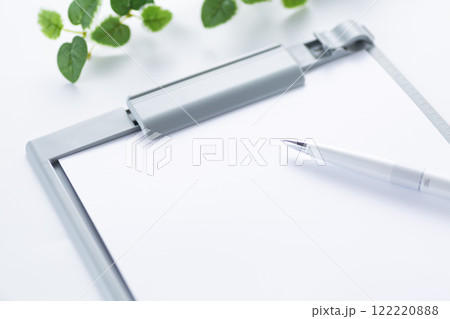 バインダーとボールペン 122220888