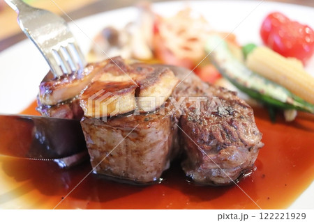 ヘレ肉&フォアグラロッシーニ風 ヘレ肉&フォアグラロッシーニ風 122221929