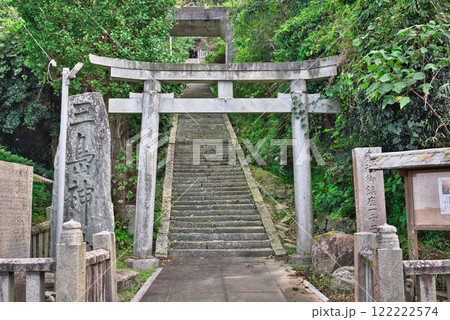 愛媛県伊予市にある三島神社の鳥居 愛媛県伊予市にある三島神社の鳥居 122222574