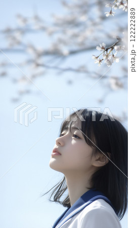 桜並木と女子生徒　入学卒業イメージ 122222889