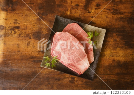 ロースステーキ　牛肉 122223109