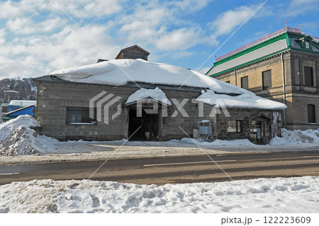 小樽　旧日本郵船(株)小樽支店残荷倉庫　小樽市指定歴史的建造物 122223609