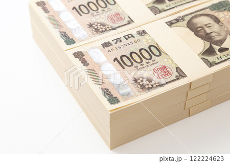 白背景に800万円 白背景に800万円 122224623