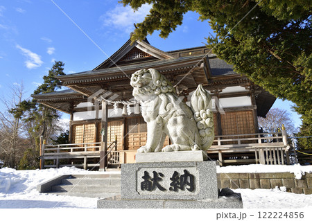 冬の北海道八雲町で八雲神社境内の風景を撮影 122224856