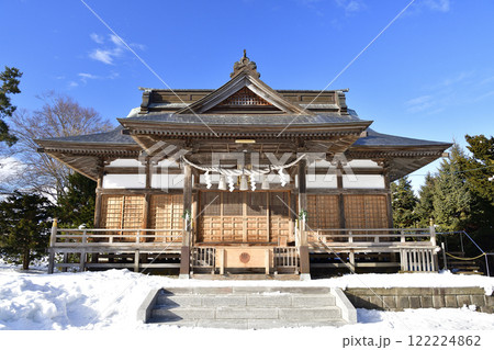 冬の北海道八雲町で八雲神社境内の風景を撮影 122224862