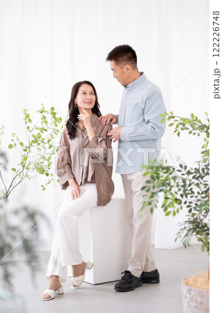シニア夫婦のポートレート シニア夫婦のポートレート 122226748