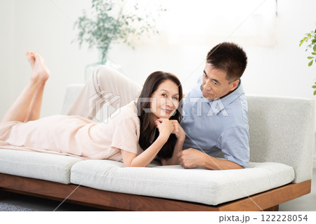 シニア夫婦のポートレート 122228054