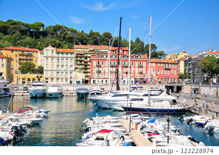 フランスニースのとても美しい街並み風景 122228974