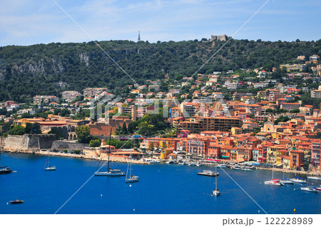 フランスニースのとても美しい街並み風景 122228989