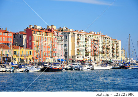 フランスニースのとても美しい街並み風景 122228990