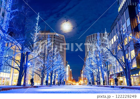 冬の札幌 北3条広場 (アカプラ)のイルミネーション 旧道庁(赤レンガ庁舎)前 北海道札幌市 冬の札幌 北3条広場 (アカプラ)のイルミネーション 旧道庁(赤レンガ庁舎)前 北海道札幌市 122229249